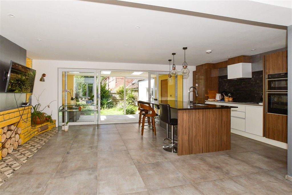 Property photo 1 of 15 Kitchen
