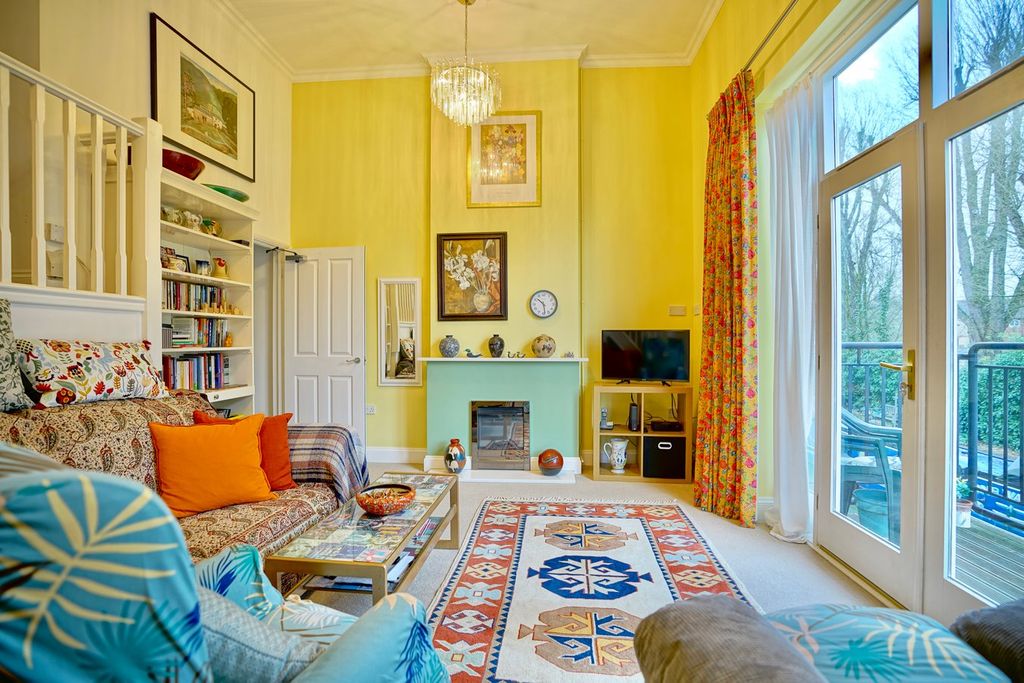 Property photo 2 of 19