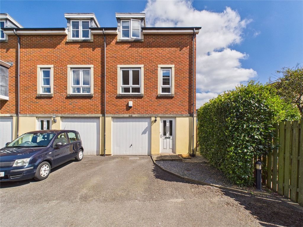 Property photo 2 of 26 Picture No. 09