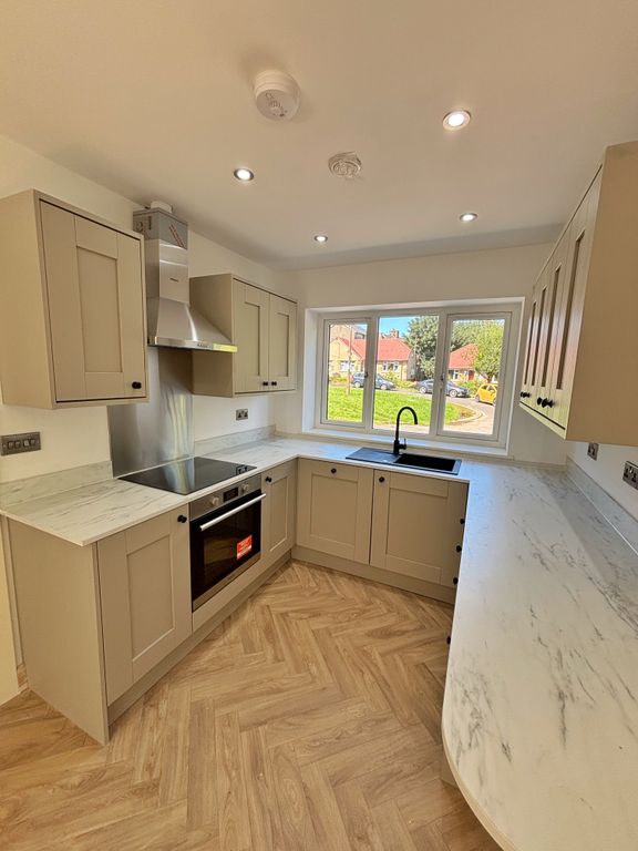 Property photo 2 of 14 Kitchen