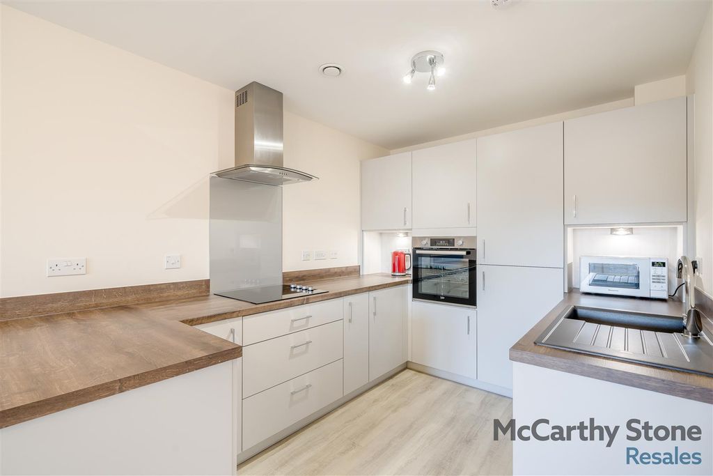 Property photo 3 of 29 8648404-Interior11.Jpg
