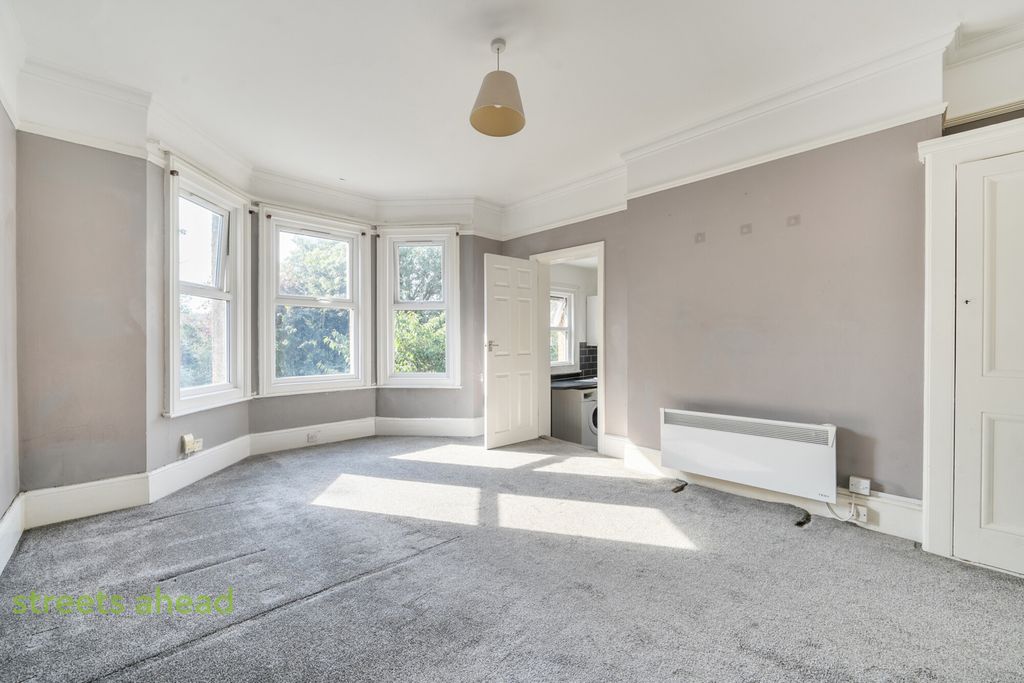 Property photo 3 of 9 6690d52F-8356-47A...