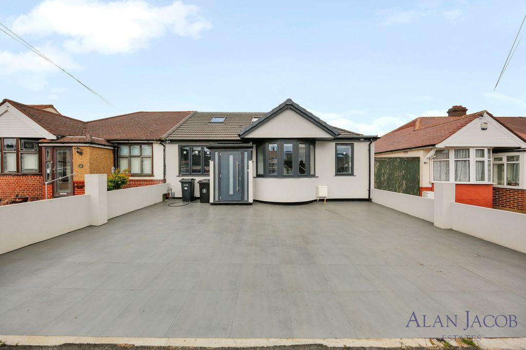 Property photo 1 of 43