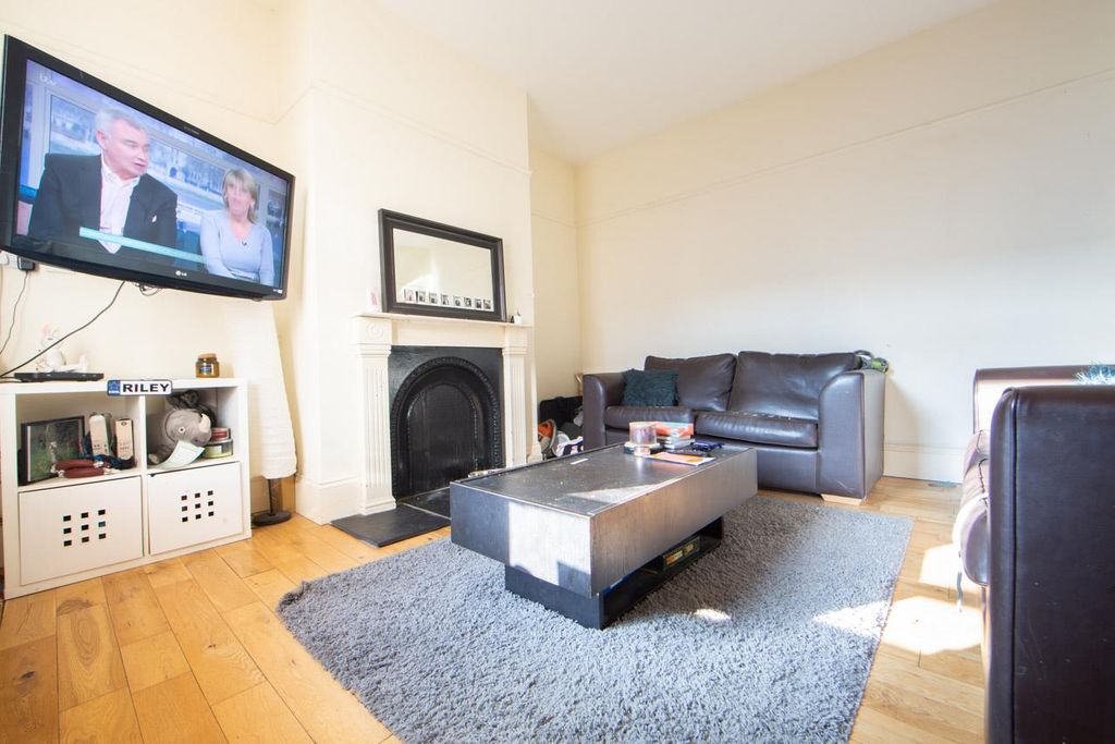 Property photo 1 of 7 18 Cardigan Terrace.Jpg