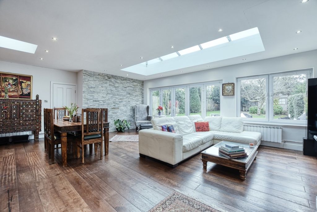 Property photo 3 of 15 Reception