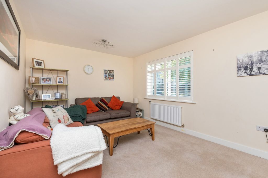 Property photo 3 of 13 4045267