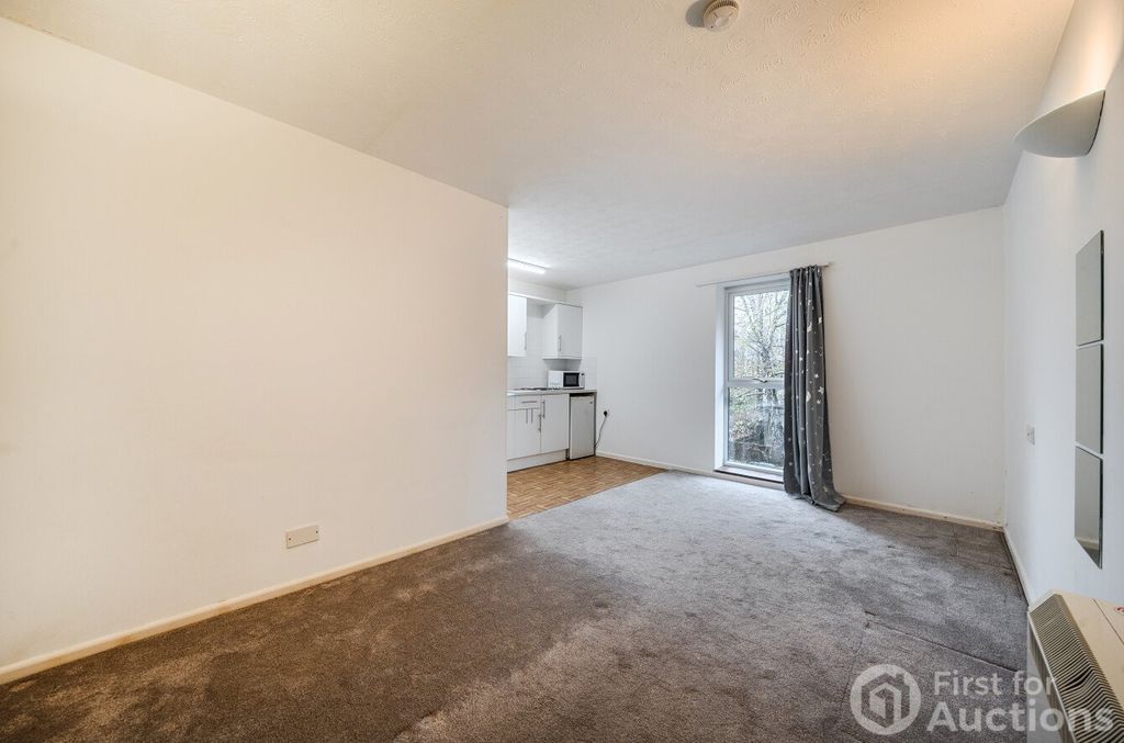 Property photo 2 of 7 Picture No. 12