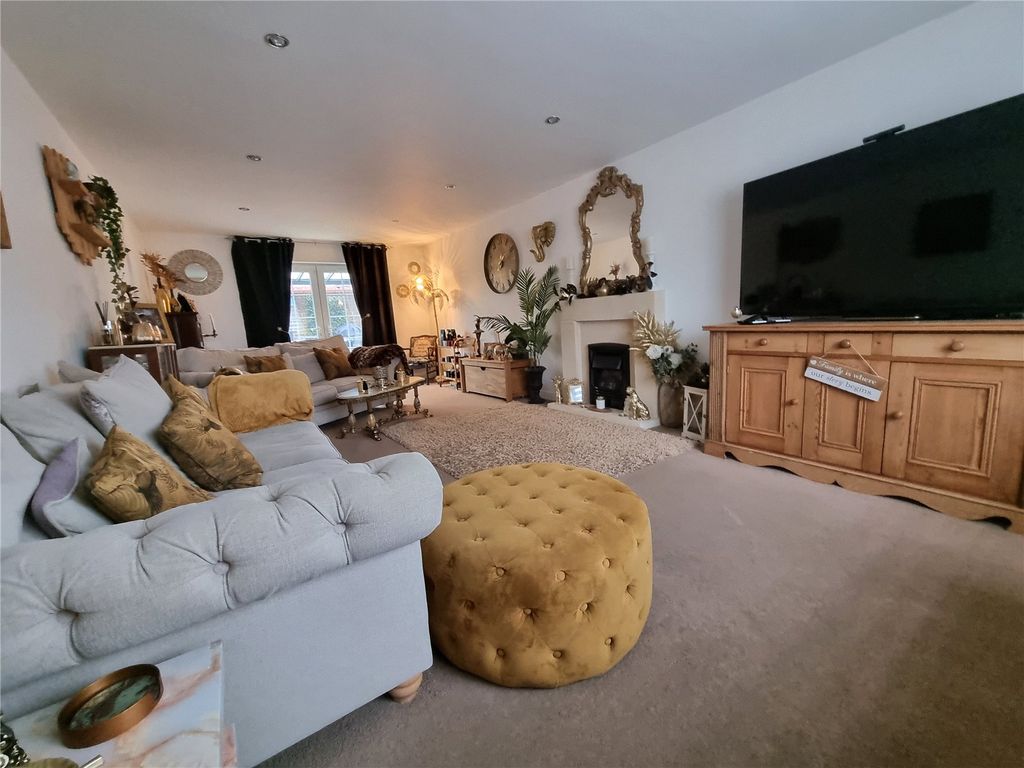 Property photo 3 of 18 Picture No. 24