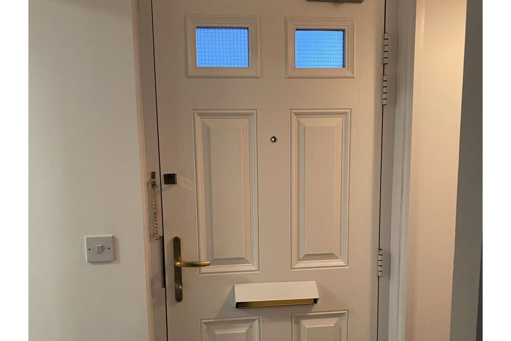 Property photo 2 of 15 Entrance Hallway