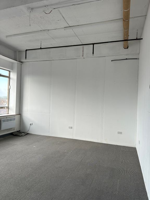 Property photo 1 of 2