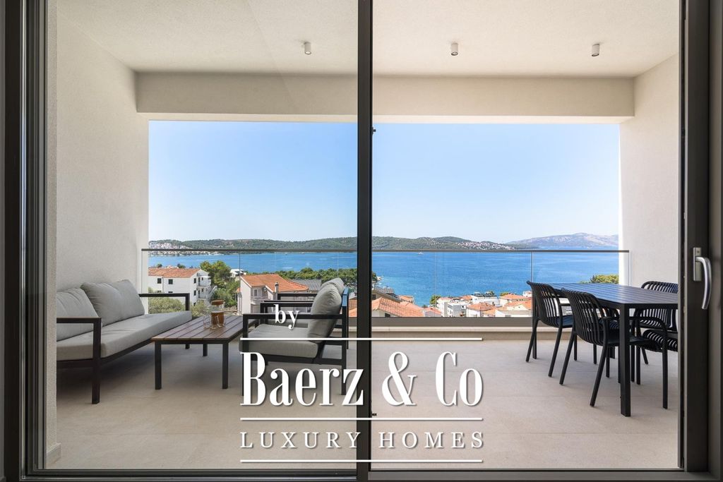 Property photo 2 of 35