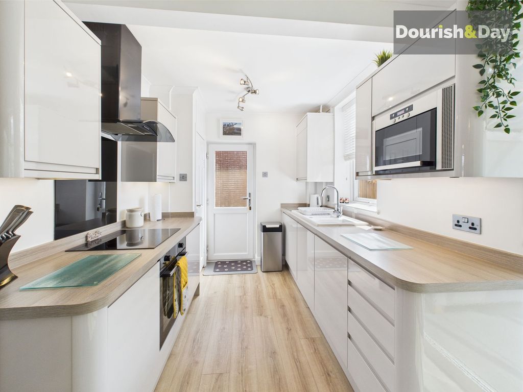 Property photo 3 of 18 Modern Kitchen
