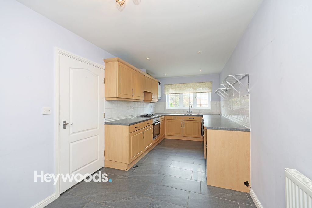 Property photo 3 of 41