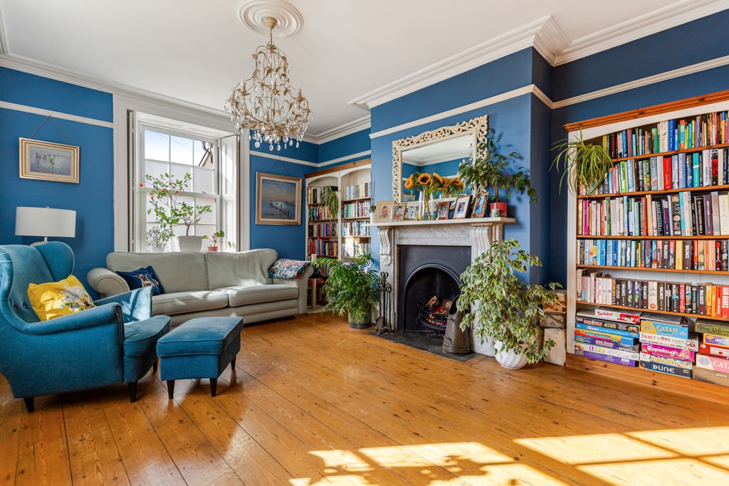 Property photo 3 of 19 A13 - 9 Fore Street, Plymouth, Yealmpton - 250912