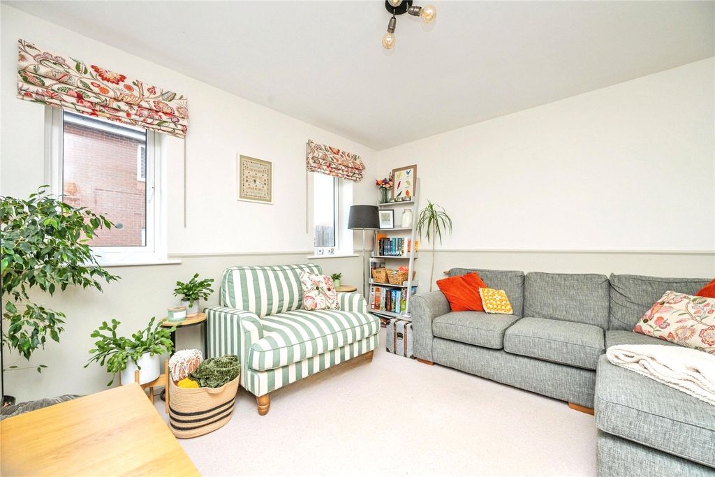 Property photo 3 of 13 Living Room