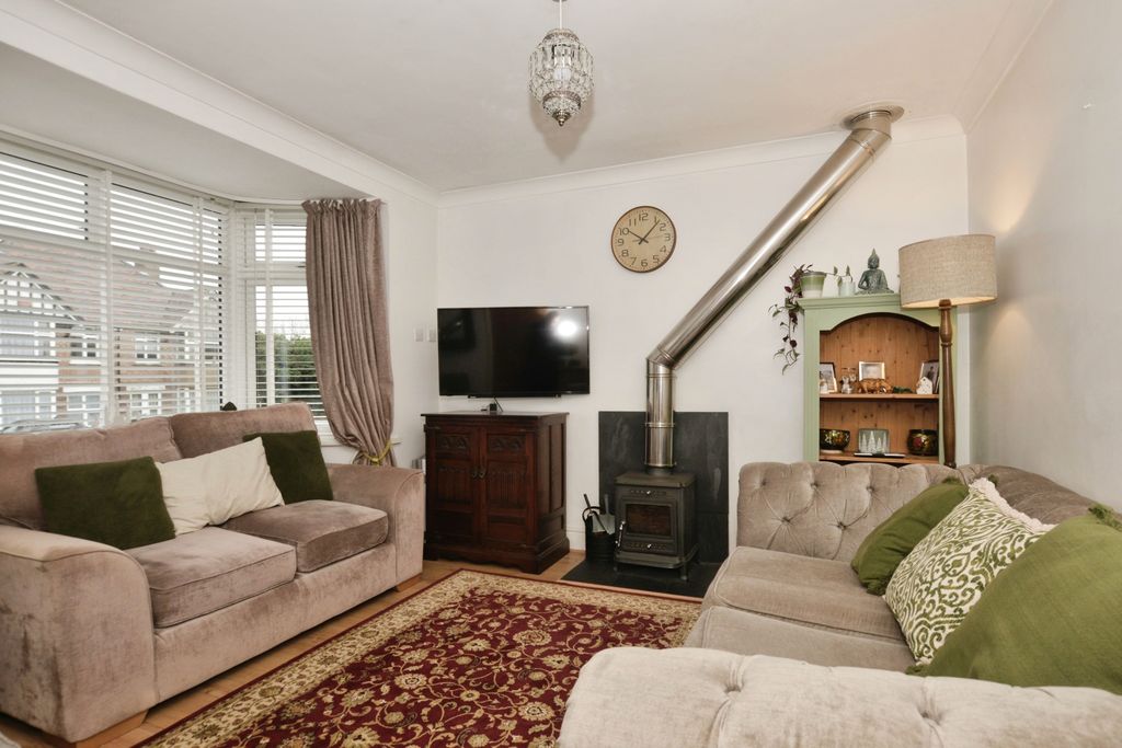 Property photo 2 of 18 Living Room