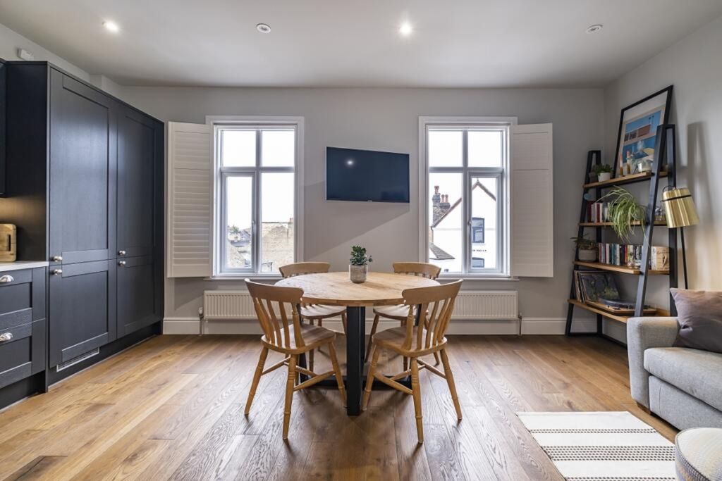 Property photo 3 of 8 Diningarea-V2