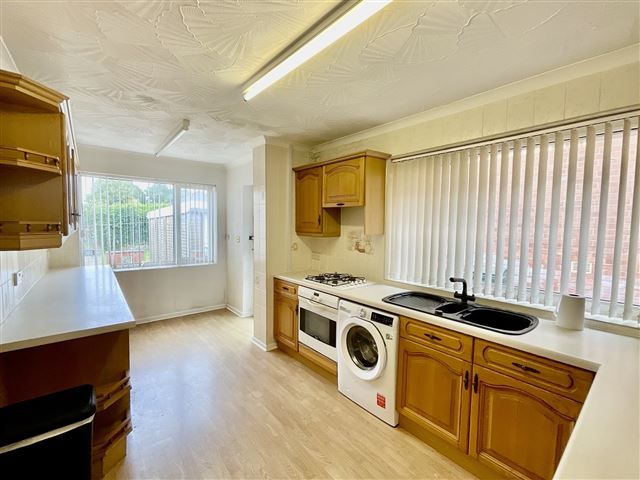 Property photo 3 of 21 Kitchen