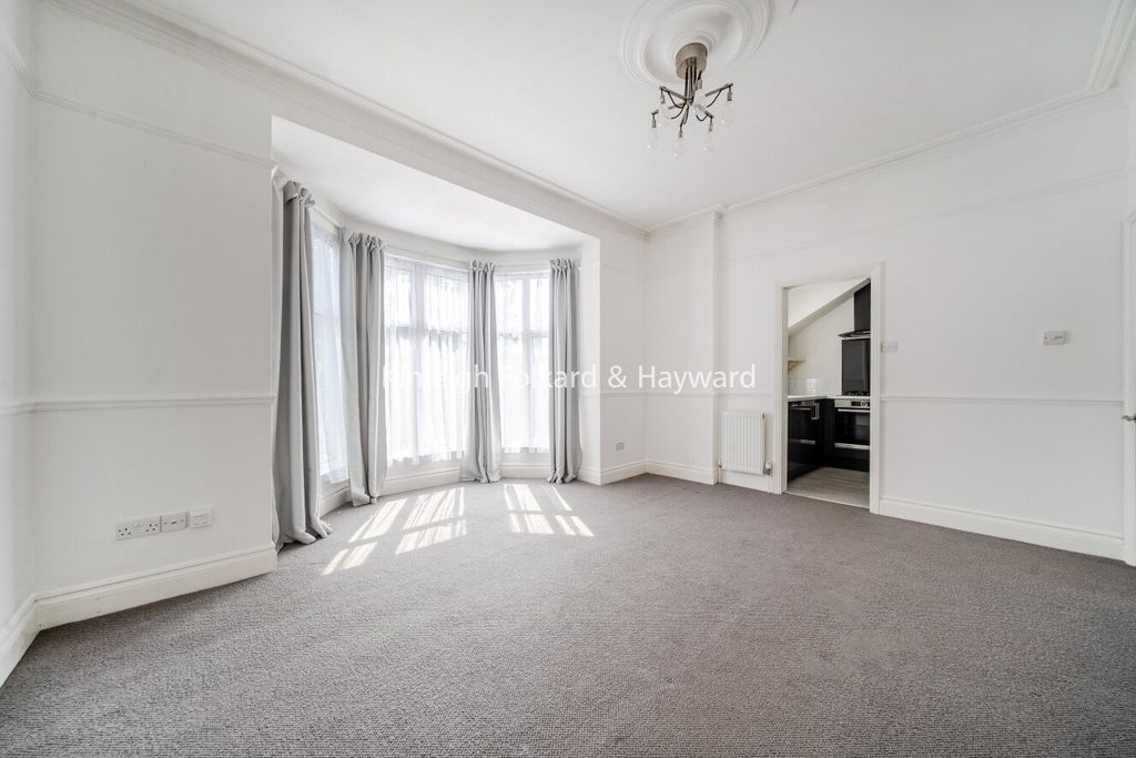 Property photo 2 of 16 Picture No. 04