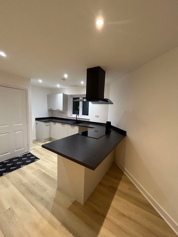 Property photo 2 of 10 Kitchen