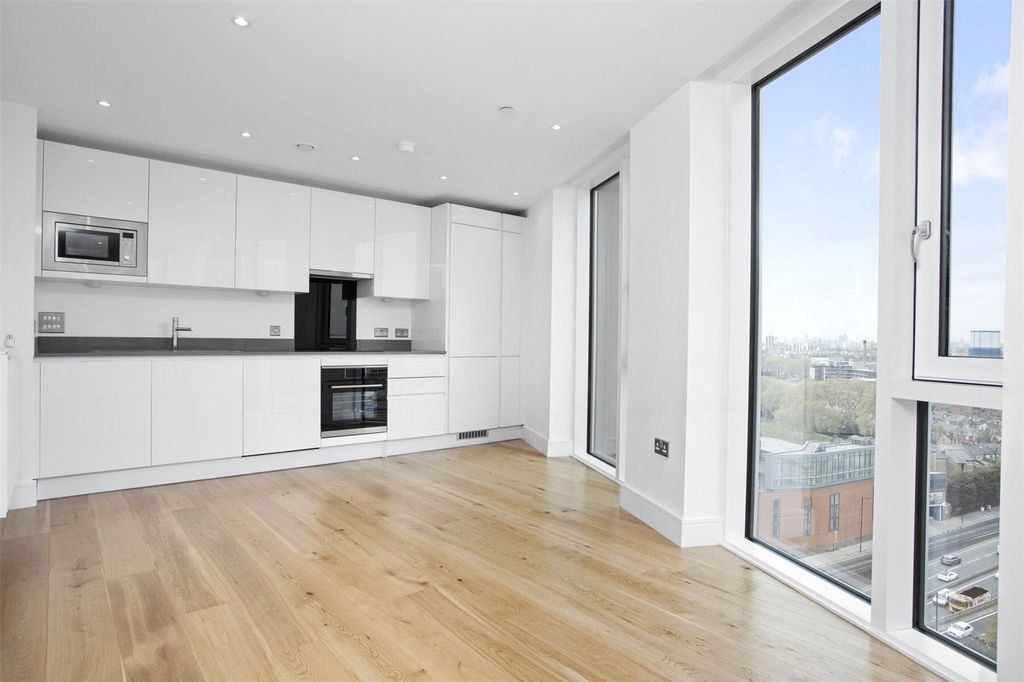 Property photo 2 of 13 Picture No. 01