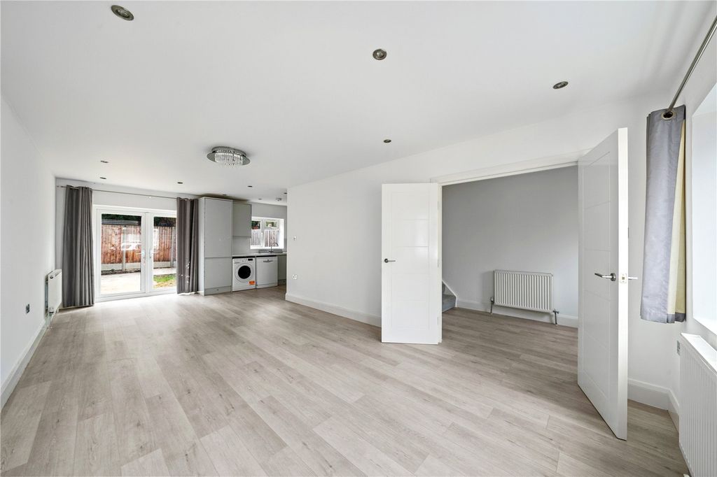 Property photo 3 of 11 Picture No. 01