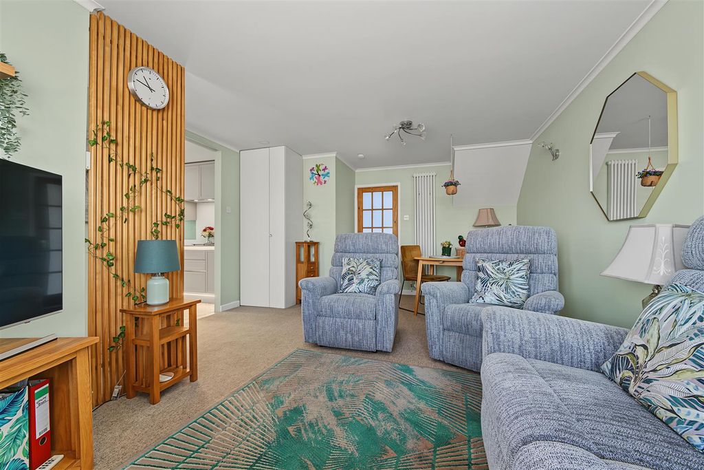 Property photo 3 of 37