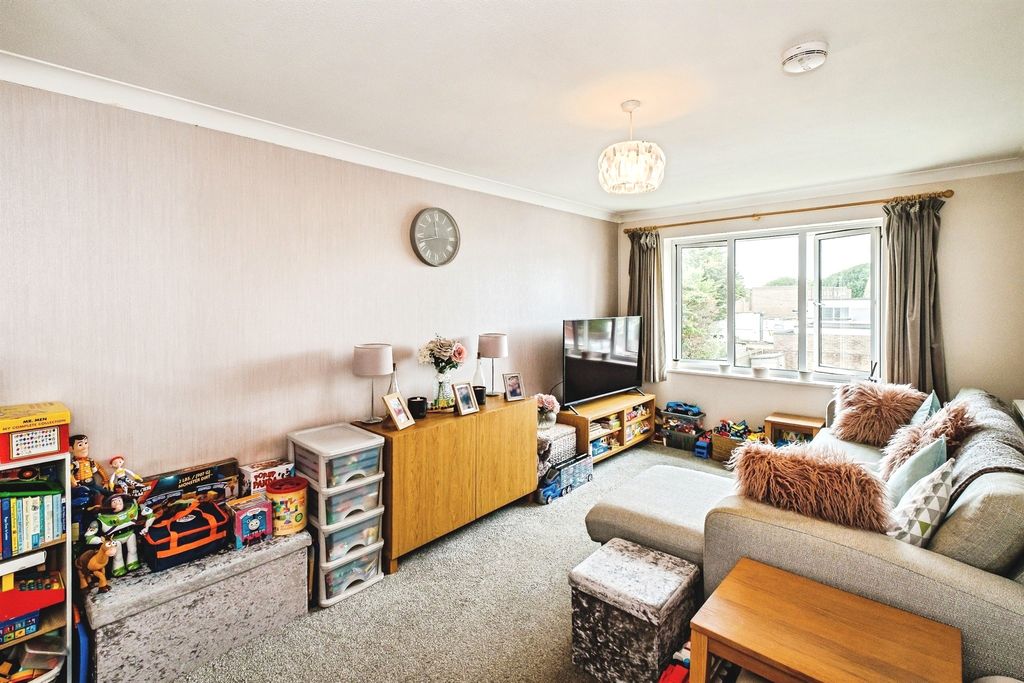 Property photo 3 of 12