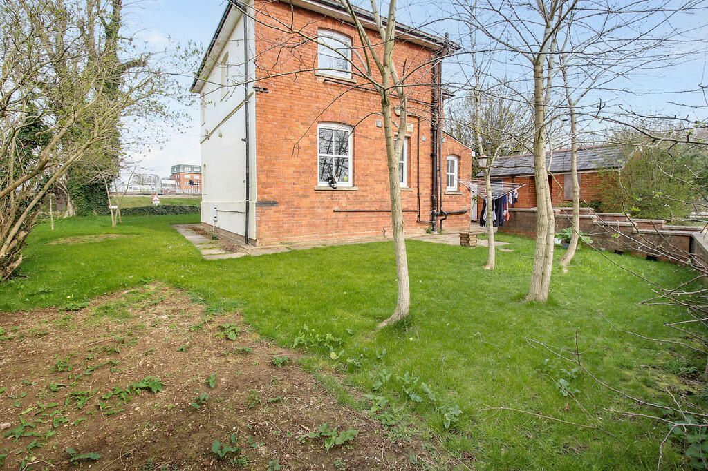 Property photo 3 of 19