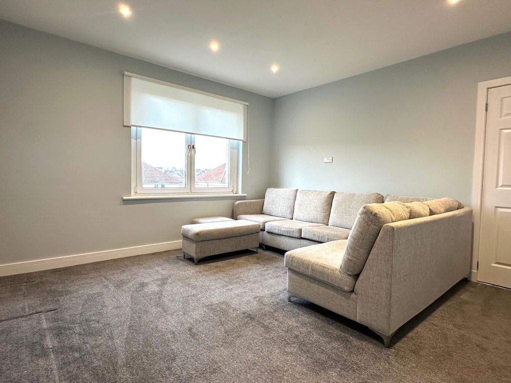 Property photo 2 of 8 Lounge