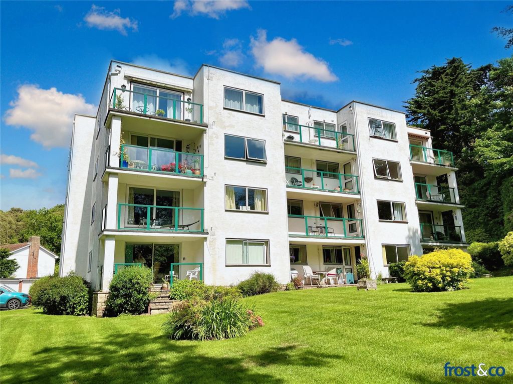 Property photo 1 of 15 Heathside, Avalon