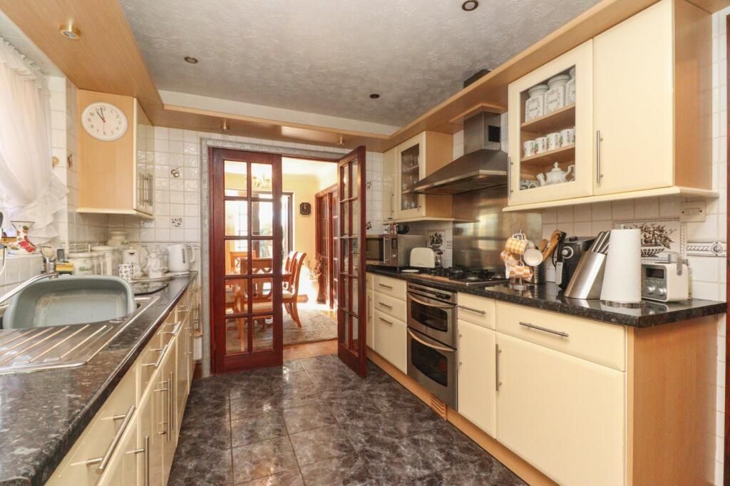 Property photo 3 of 16 d658B84d029668c5989476F4B8F8A185.Jpeg