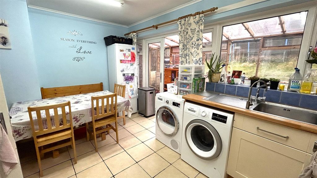 Property photo 2 of 18 11.Jpg
