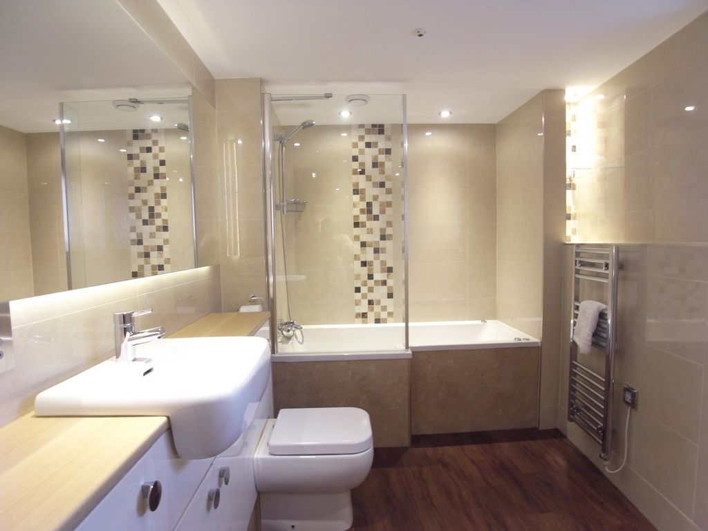 Property photo 2 of 7 Bathroom