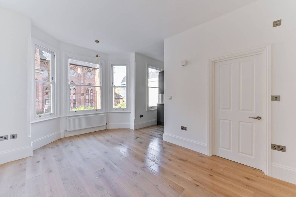 Property photo 2 of 7