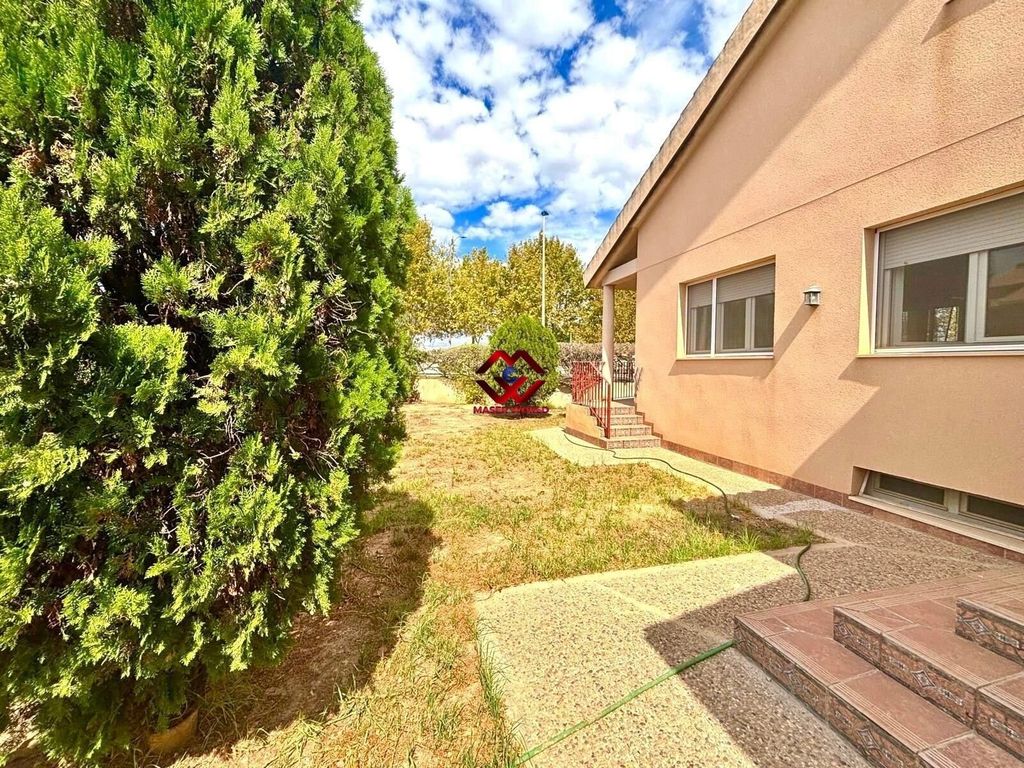 Property photo 3 of 33