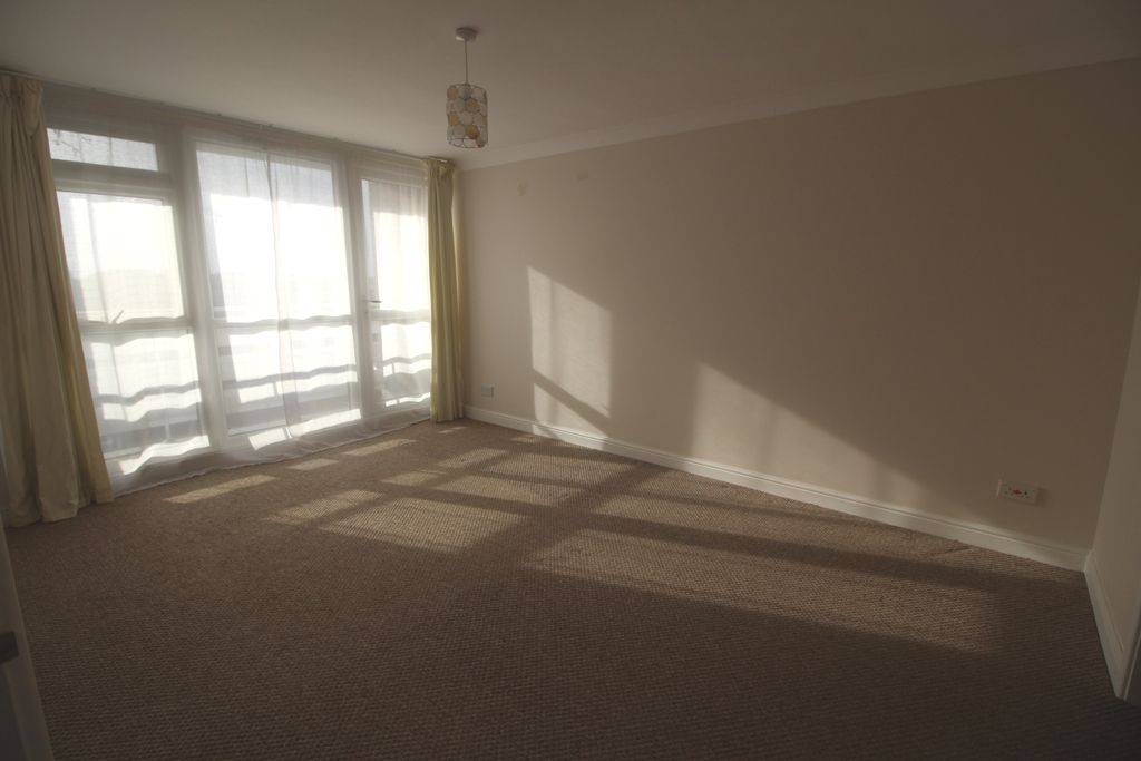 Property photo 3 of 6 Lounge / Diner