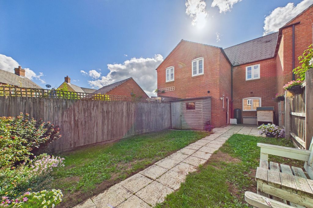 Property photo 2 of 27