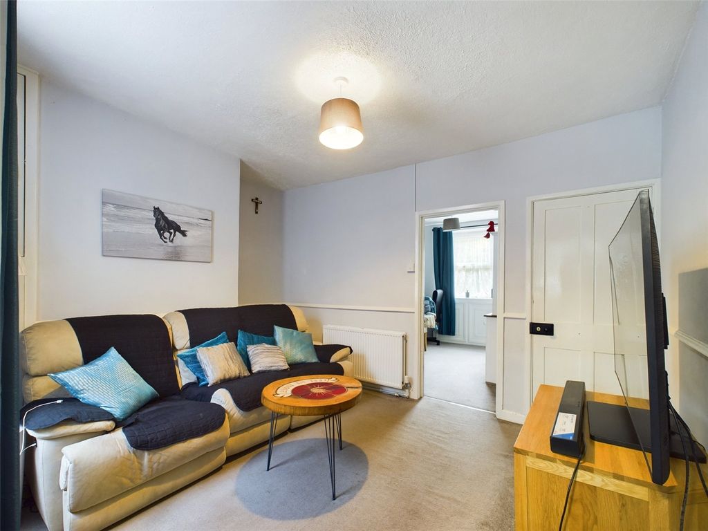 Property photo 3 of 11 Living Room