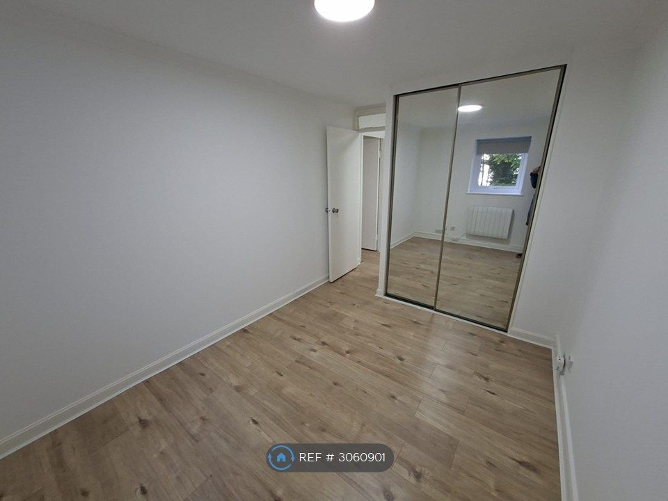 Property photo 3 of 10 Bedroom