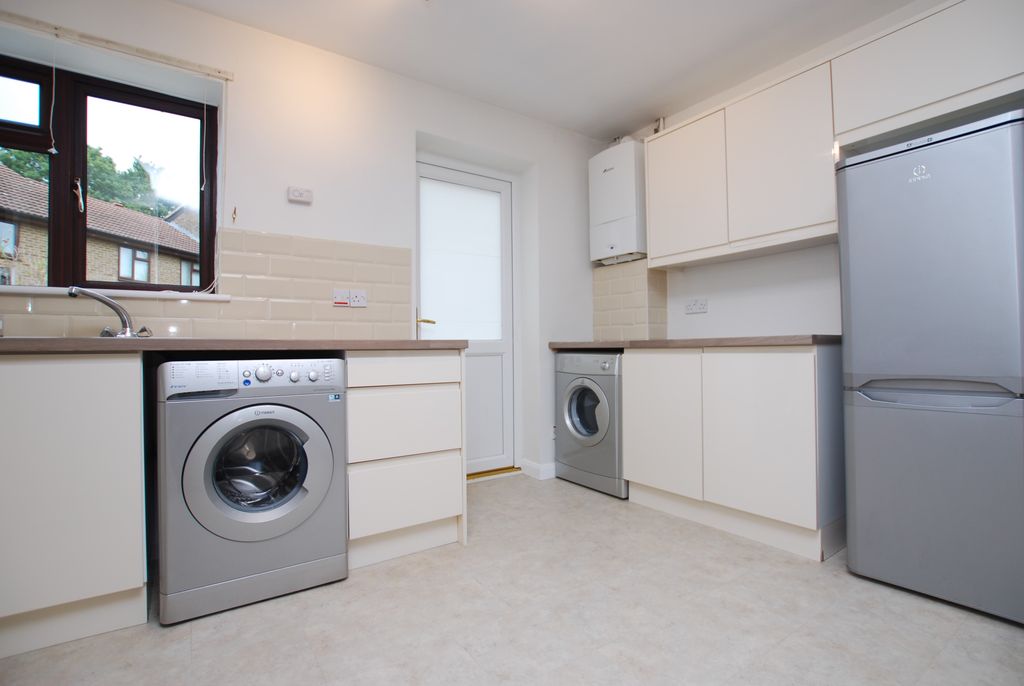 Property photo 2 of 9 Photo 02