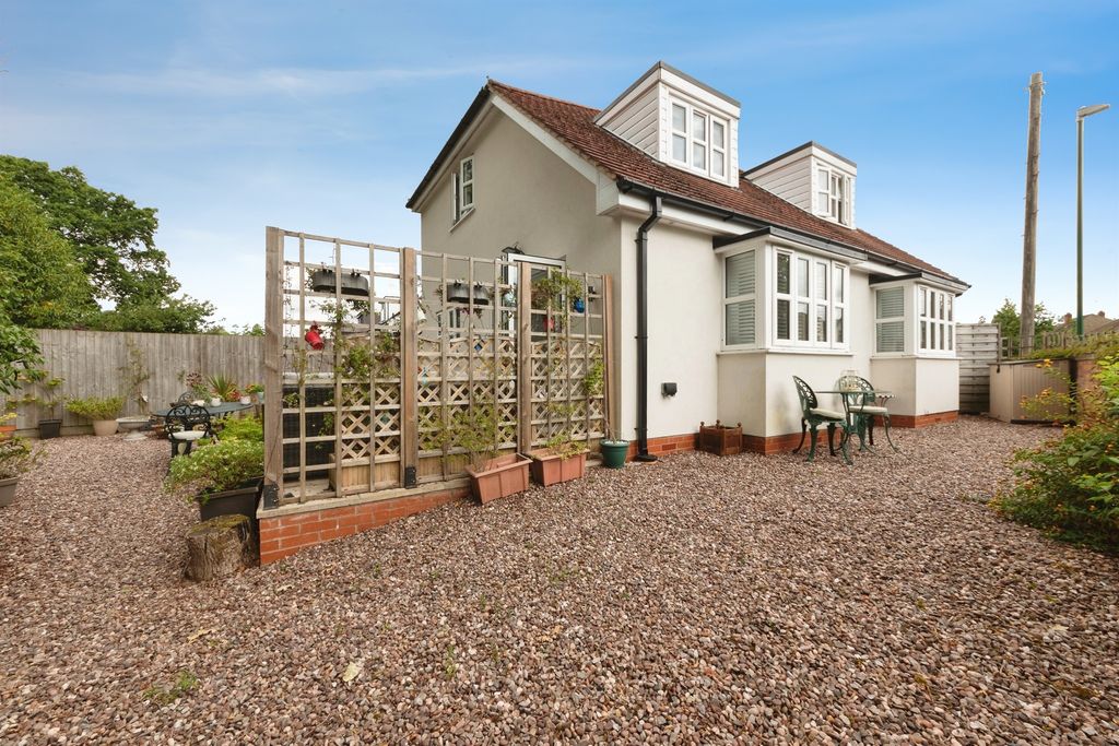 Property photo 3 of 19