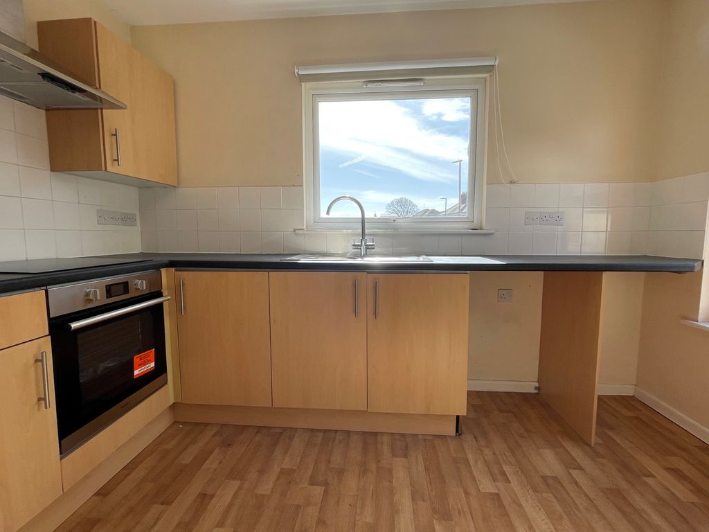 Property photo 3 of 6 Kitchen