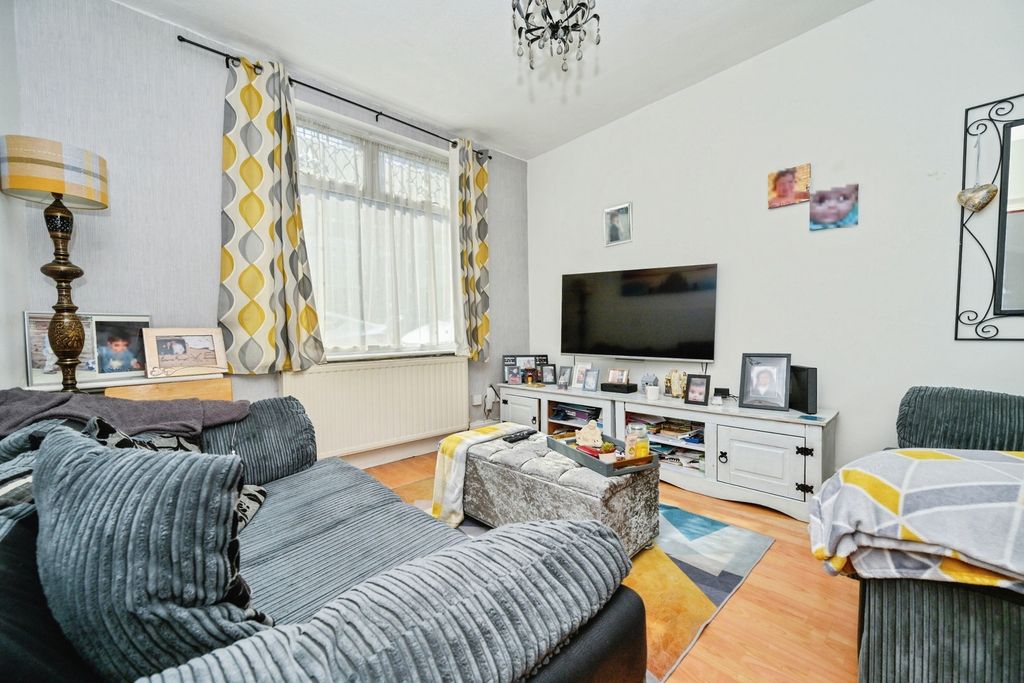 Property photo 3 of 16 Photo