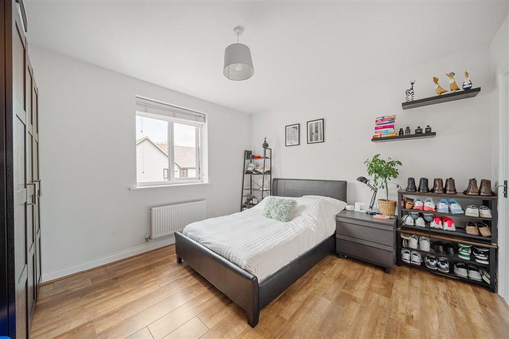 Property photo 2 of 12 Charlotte Way-03.Jpg