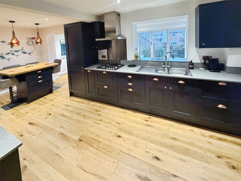 Property photo 2 of 20 Kitchen