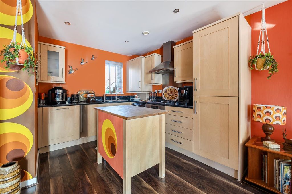 Property photo 3 of 16 1364659-10-68E7A593Bf2Dd.Jpg