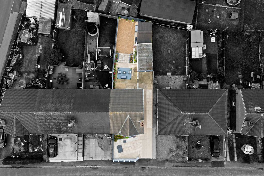 Property photo 3 of 23