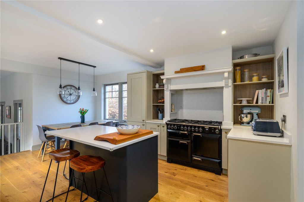 Property photo 3 of 24 Kitchen / Dining