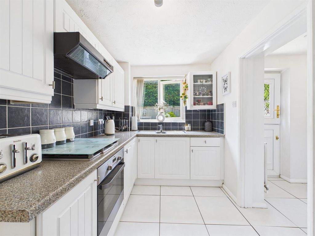 Property photo 2 of 17